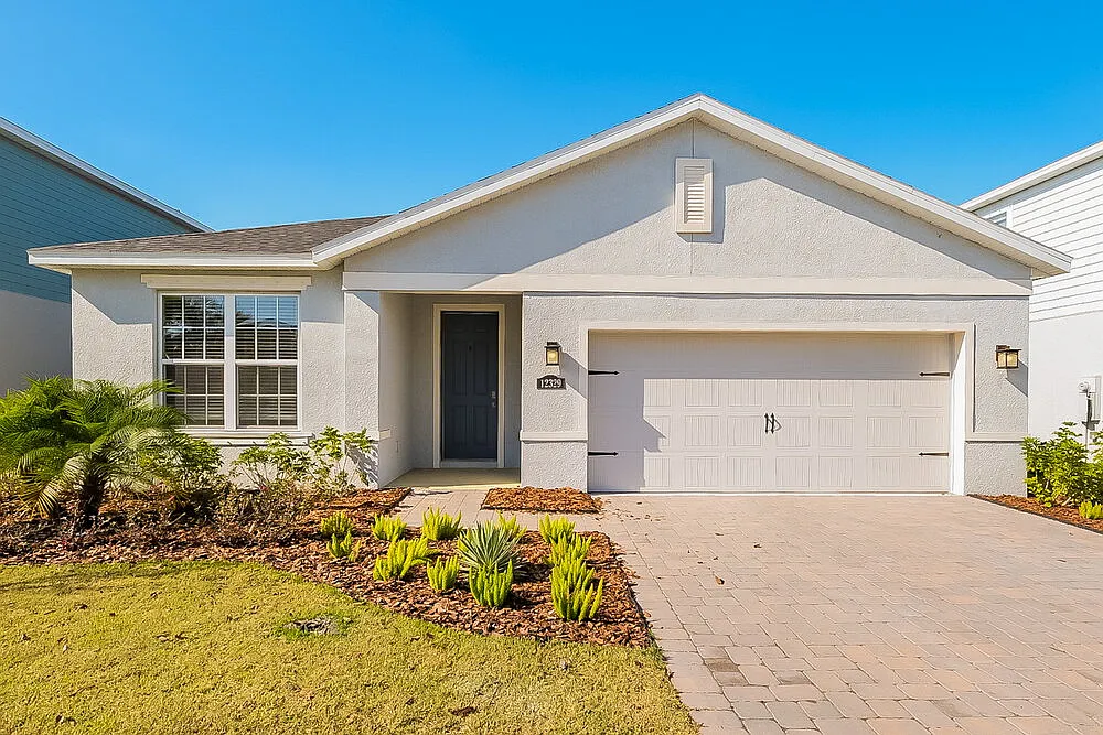 3 bed, 2.0 bath, 1824 sqft, $2,600 — Photo 1