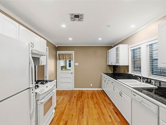 4th image of 941 Grant Pl