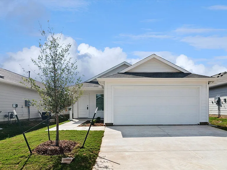 3105 Campeiro Ave — Photo 1