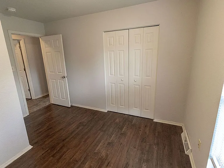 1015 W Ash St — Photo 20
