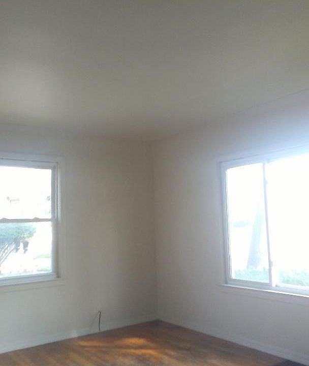 2nd image of 1455 Leonard St NE