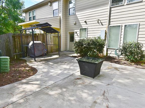 2nd image of 17812 Arapaho Hill Ln