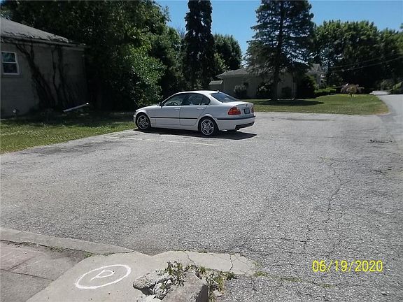 4th image of 1452 Mineral Spring Ave
