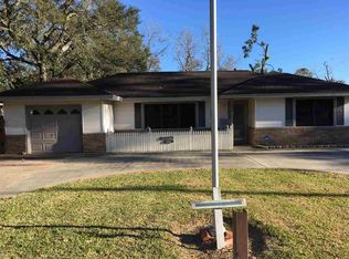 5968 Monroe Blvd, Groves, TX 77619
