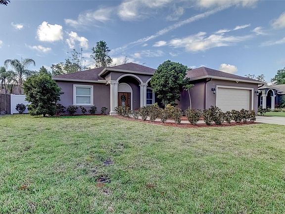 4th image of 1101 Sandalwood Dr