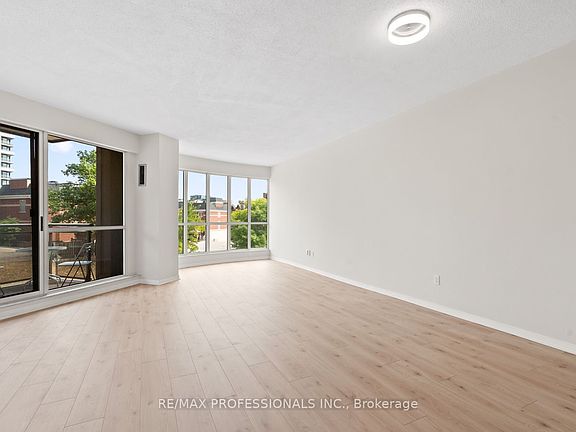 2nd image of 2511 Lakeshore Rd W #311