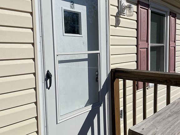 3rd image of 507 S Main St APT 3