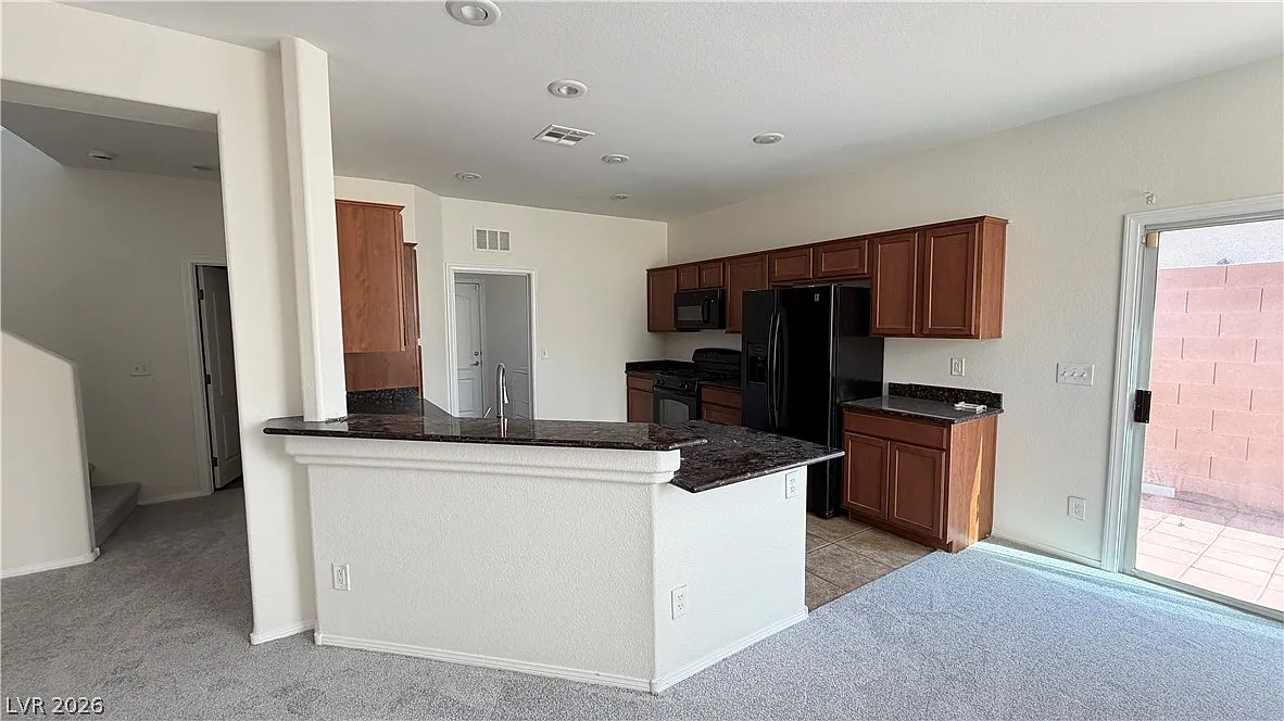 3 bed, 2.5 bath, 1542 sqft, $1,825 — Photo 3