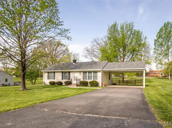 241 Dennison Dr, Ballwin, MO 63021