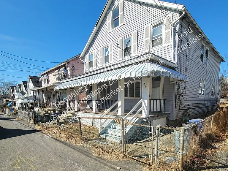 171 Almond Ln — Photo 1