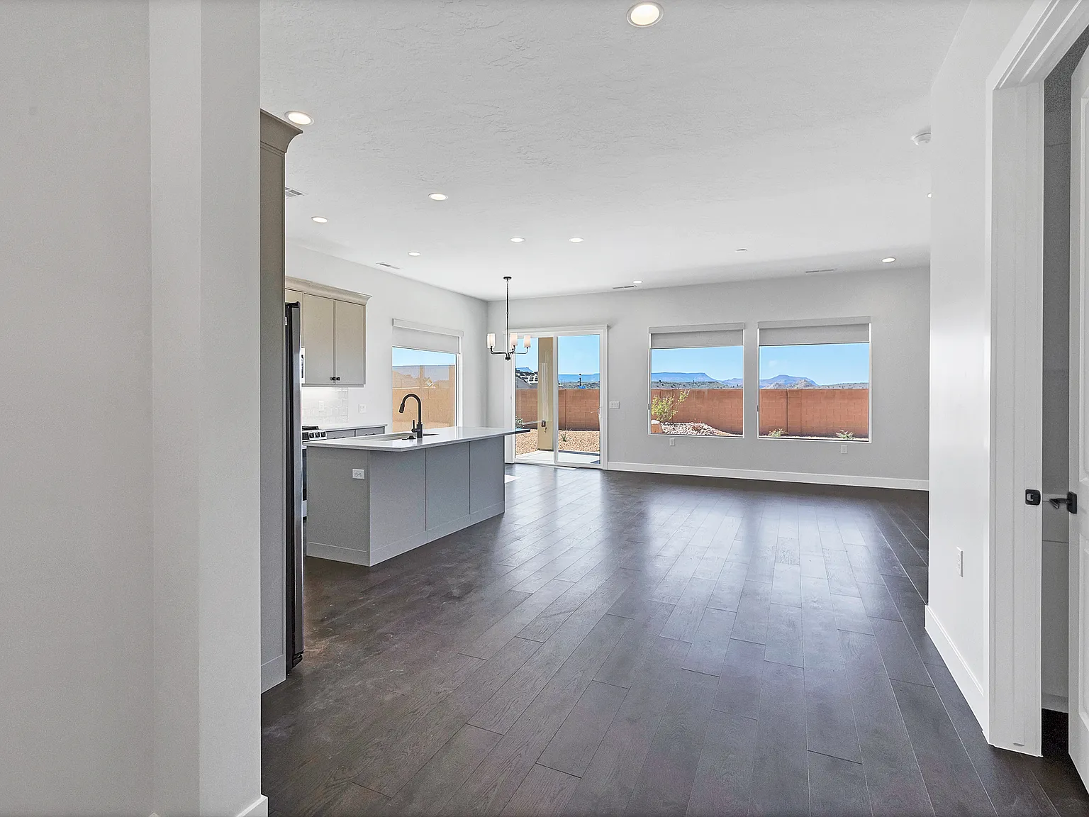 2 bed, 1494 sqft, $2,500 — Photo 2