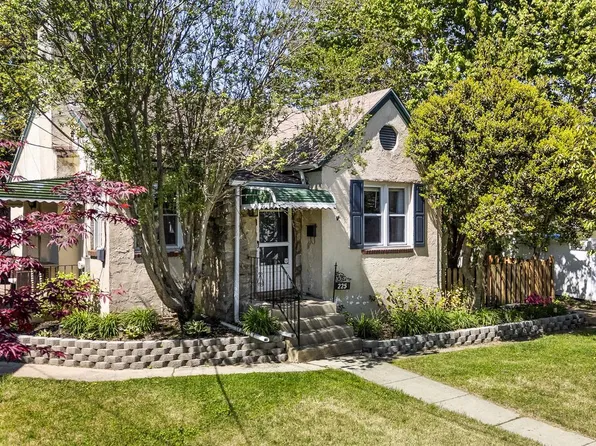 225 Folsom Ave, Folsom, PA 19033