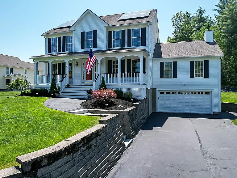 Chokeberry Ln — Photo 2