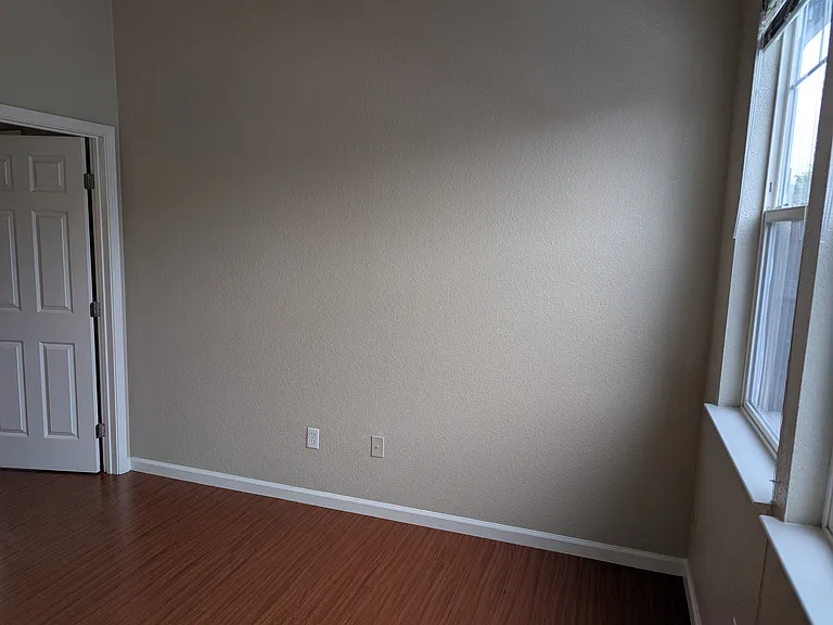 1447 Maple Ave — Photo 10