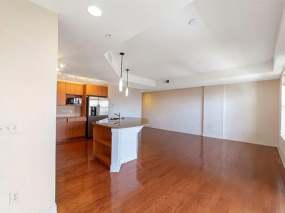 3rd image of 2240 N Clay St Unit 209