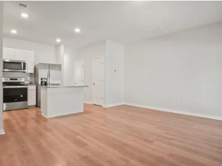237 Catherine Ln #49 — Photo 2