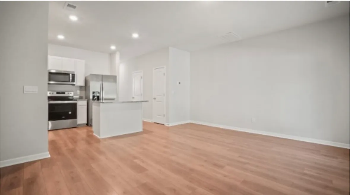 Building Photo - 237 Catherine Ln #49