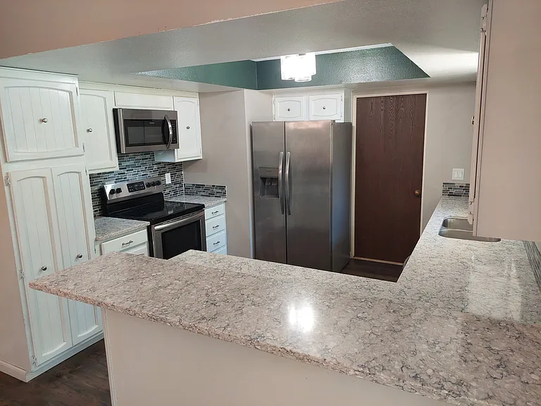 1121 Linden Rd — Photo 4