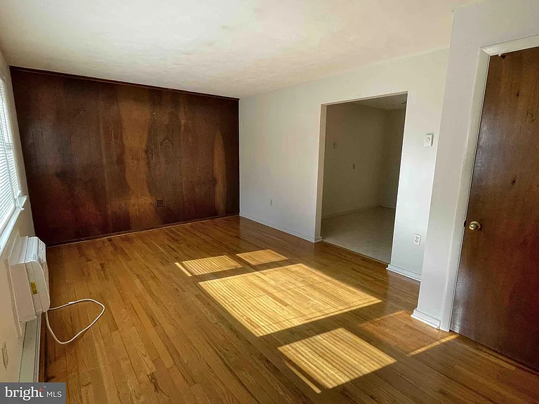 5 Commercial Dr #2 — Photo 2