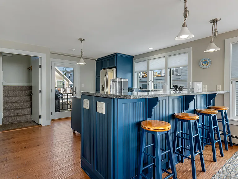 125 Long Beach Ave — Photo 4