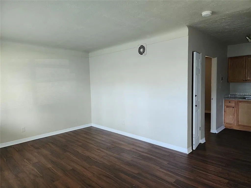 1 bed, 1.0 bath, 550 sqft, $1,250 — Photo 2