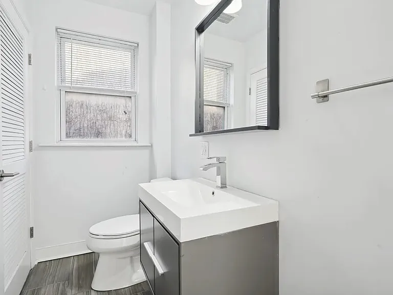 915 S 18th St #2 — Photo 8
