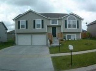 709 E 14 Trl, Eudora, KS 66025