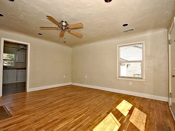 5th image of 3649 Madera Ave