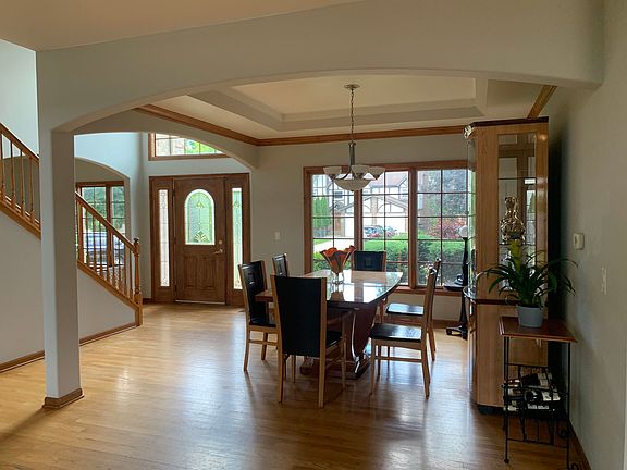 4th image of 475 Dunlay St