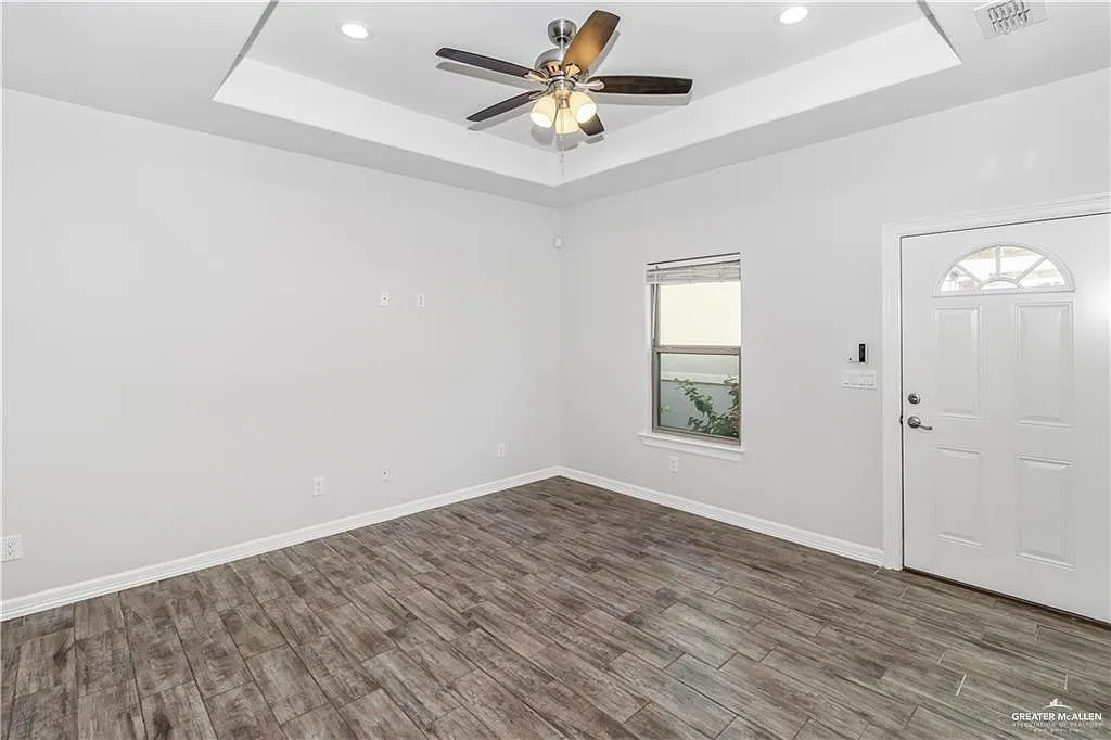 2 bed, 2.0 bath, 1000 sqft, $1,000 — Photo 3