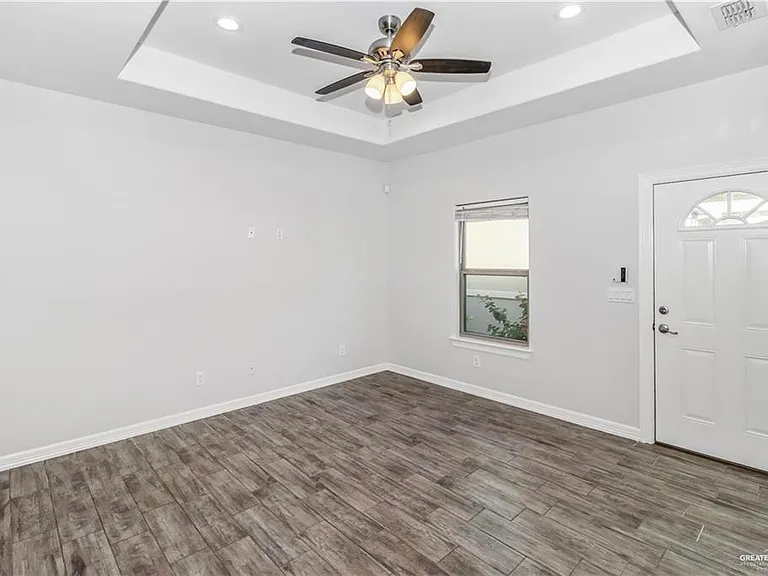 1800 Jackson St #1 — Photo 3