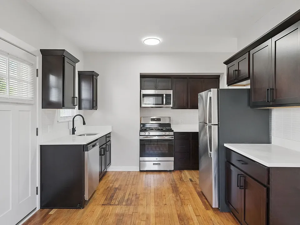 310 W Riverview Ave #1