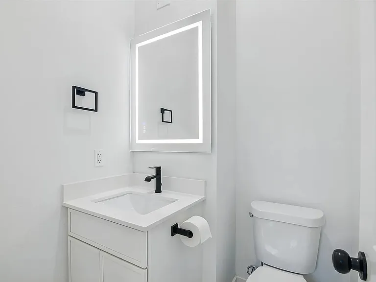 430 E 8th St #430 — Photo 12