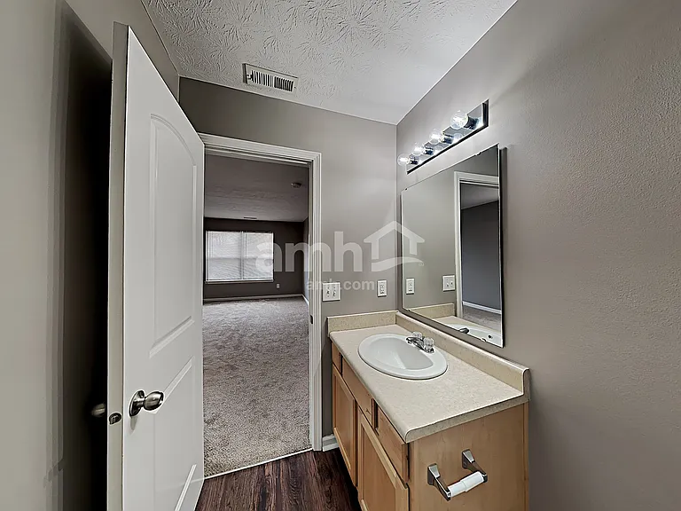 10632 Landsbrook Run N — Photo 10