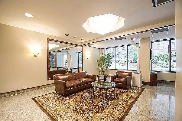 Rented by Rhona Realty | media 6