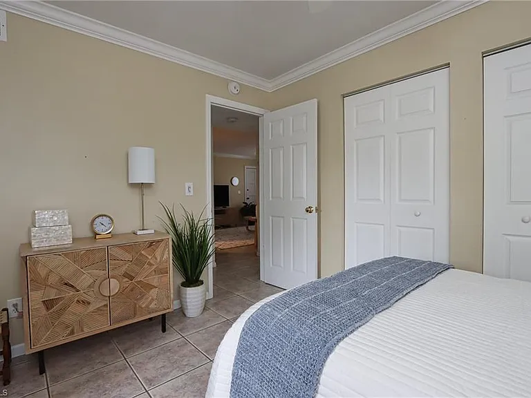 940 3rd St S #101 — Photo 12