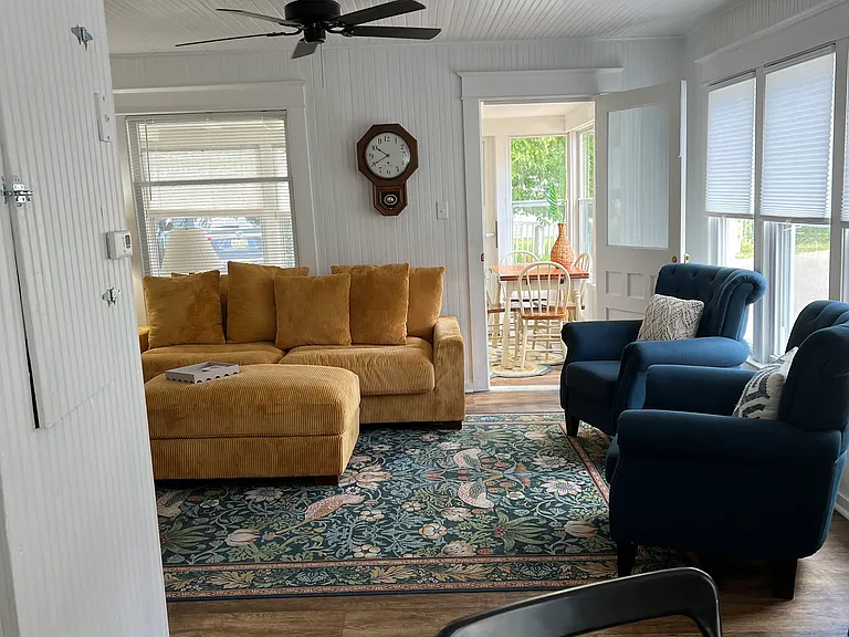 2036 Midlake Dr — Photo 15