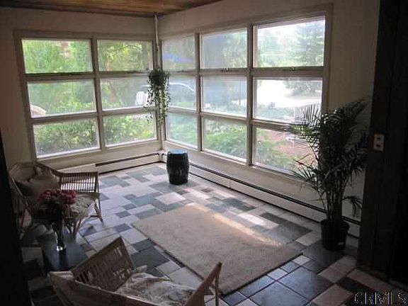 5th image of 797 MALTA AV