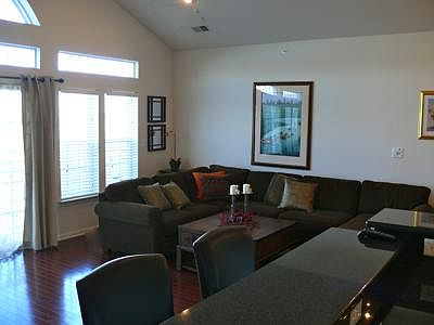 3rd image of 90 Lyon Ct