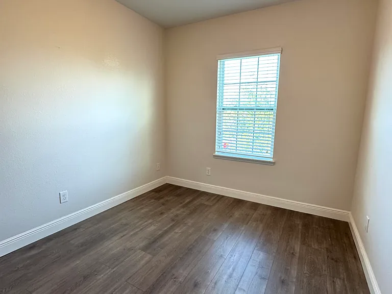 12784 Garridan Ave — Photo 23