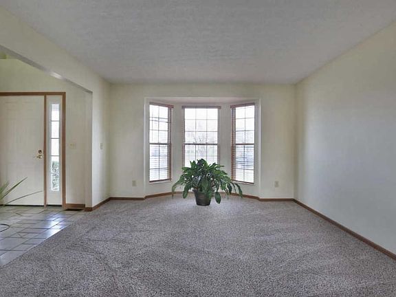 5th image of 5316 Merrybell Ln