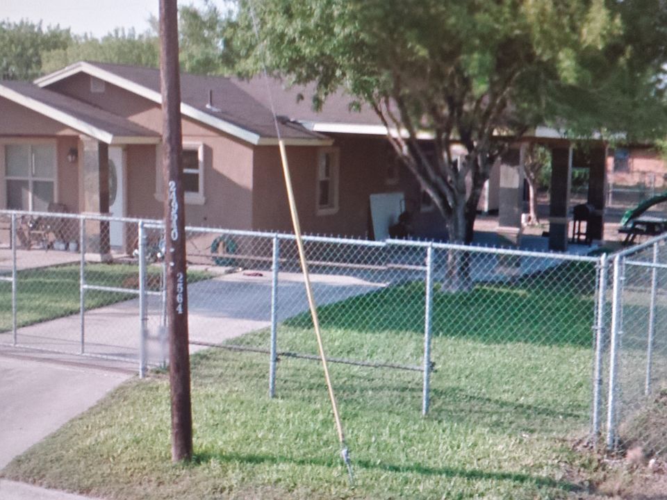 2nd image of 3217 Ivy Ave