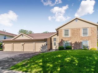 4131 Blue Jay Dr NE #6, Cedar Rapids, IA 52402