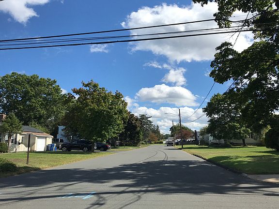 4th image of 64 Jefferson St