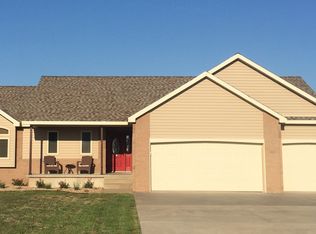 1208 S Oak St, Greensburg, KS 67054
