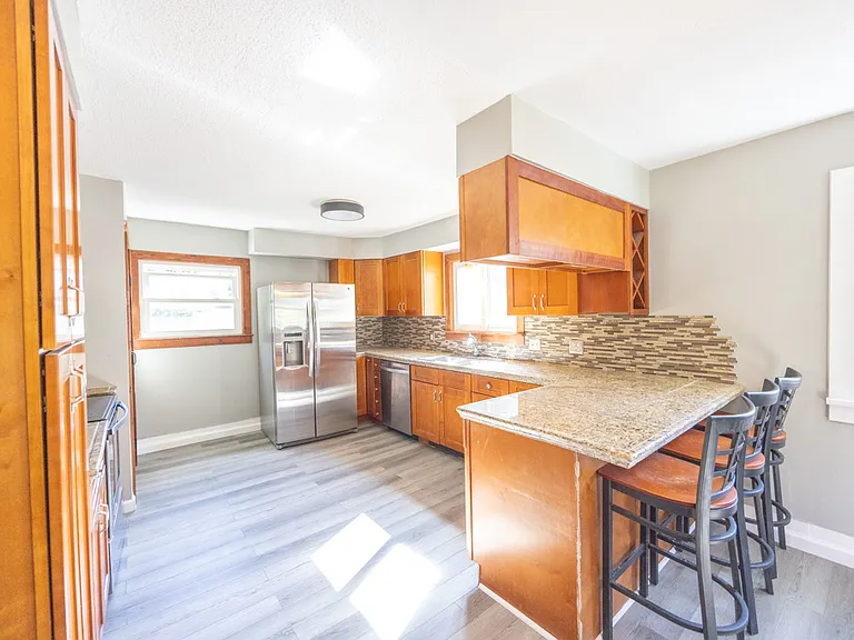 52 East Ave — Photo 10
