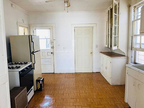 4th image of 118 Lancaster St #2