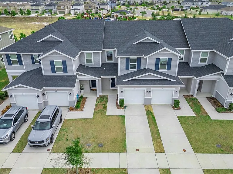 697 Stoney Point Cir — Photo 28