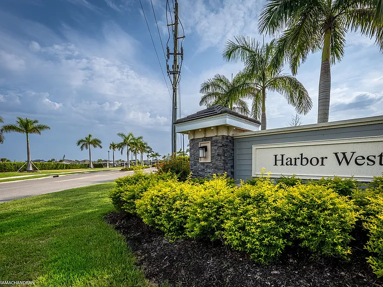 15145 Spanish Point Dr — Photo 2
