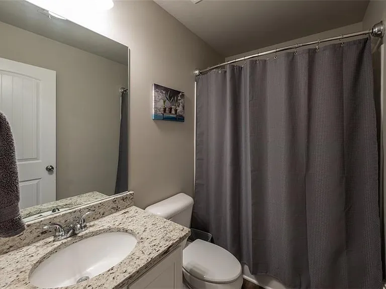 819 Ash St — Photo 24